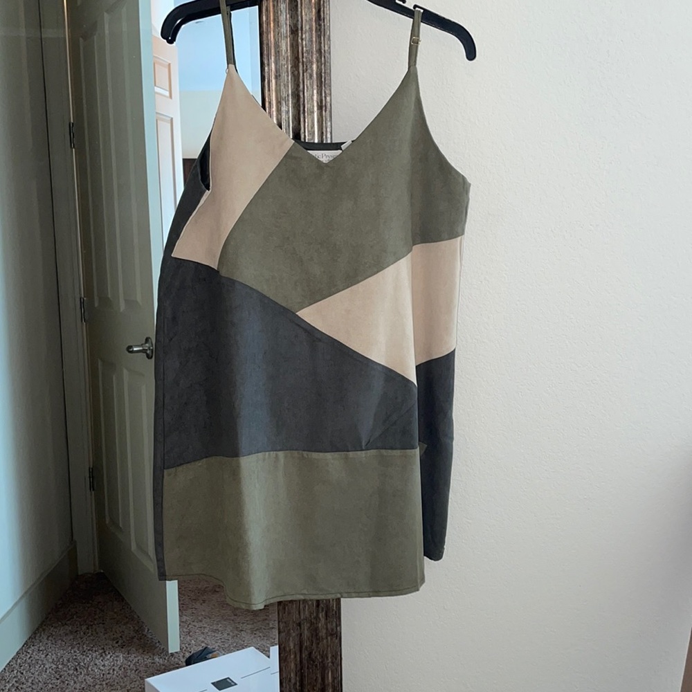 Boutique Dress - Arymetric Print - Size M